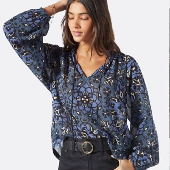 NWTs Joie Ogdine Blouse in Caviar Multi Size XS - Picture 2 of 5